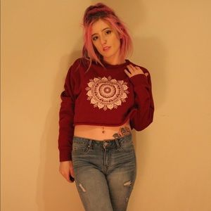 Mandela Cropped Sweater - Burgundy